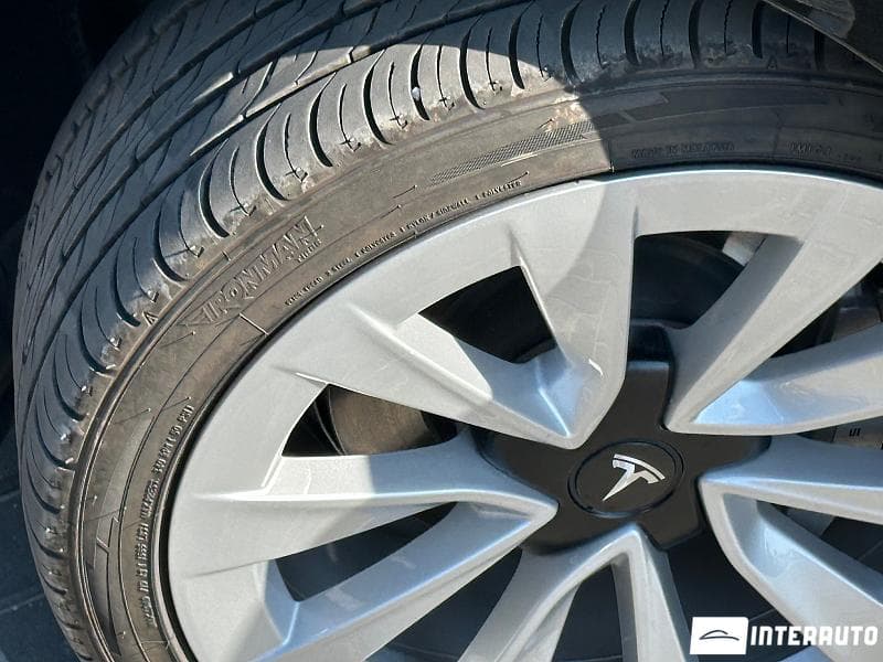 Tesla Model 3 2023 — Миниатюра 20