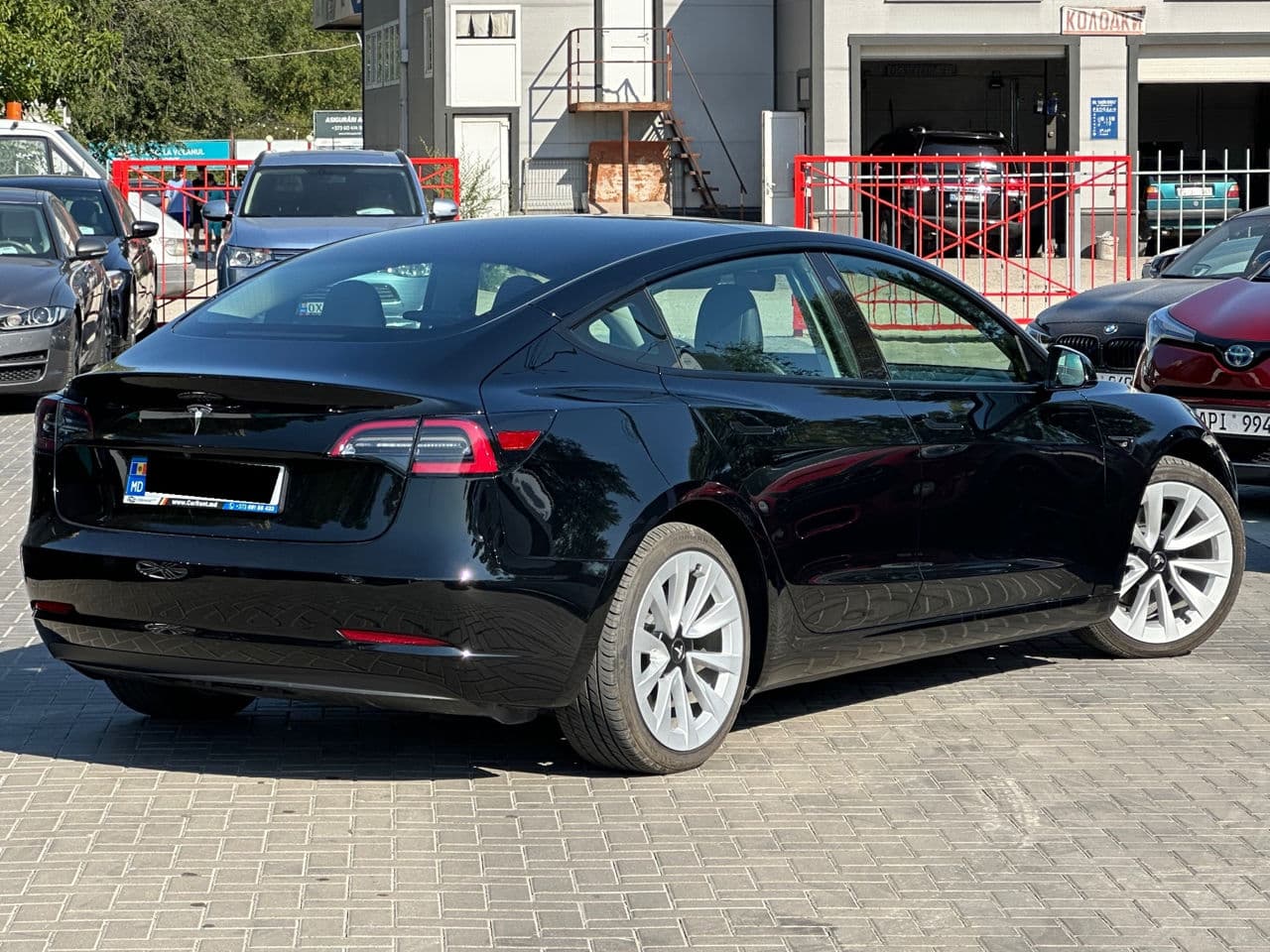Tesla Model 3 2023 — Миниатюра 3