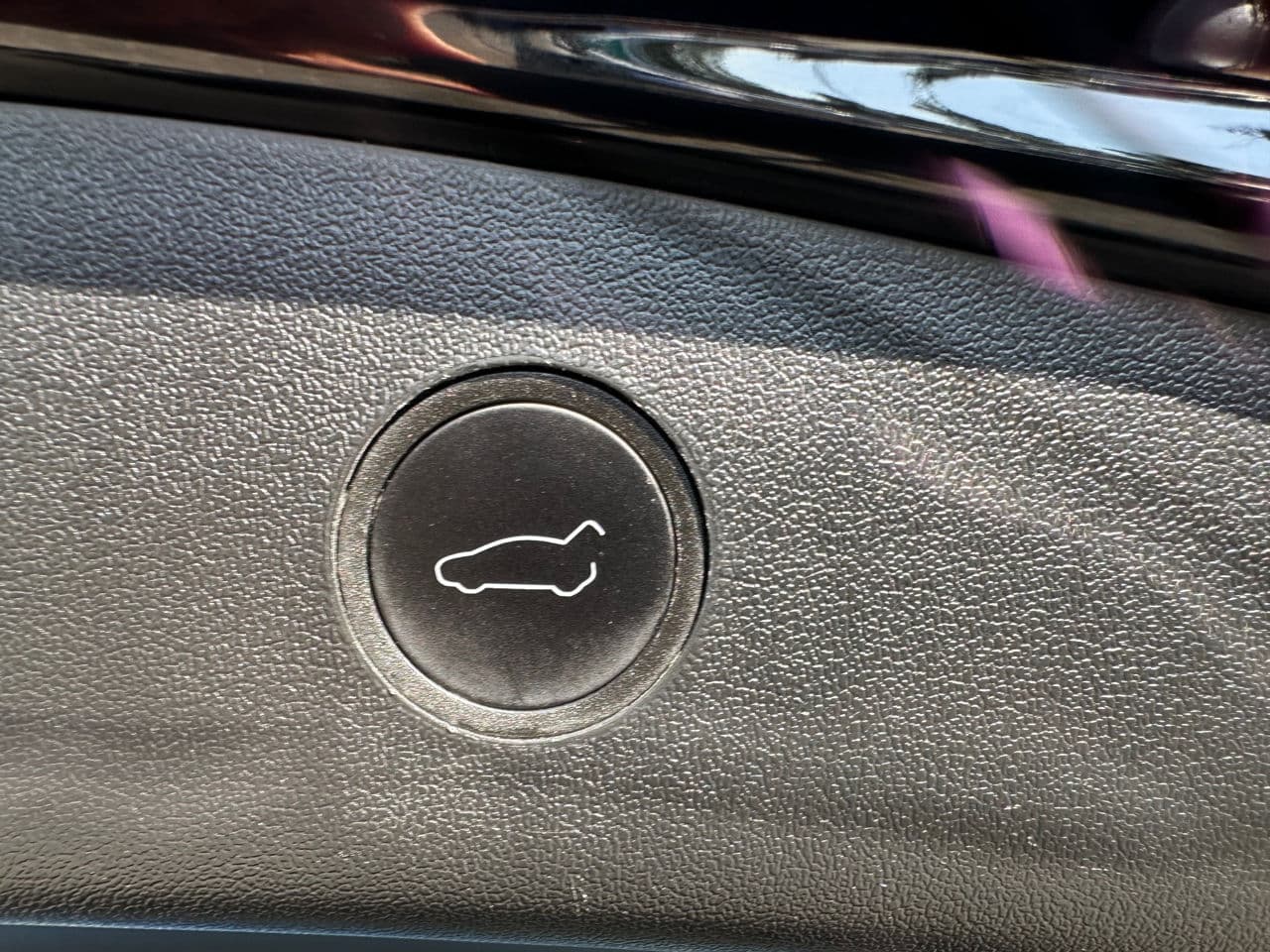Tesla Model 3 2023 — Миниатюра 19