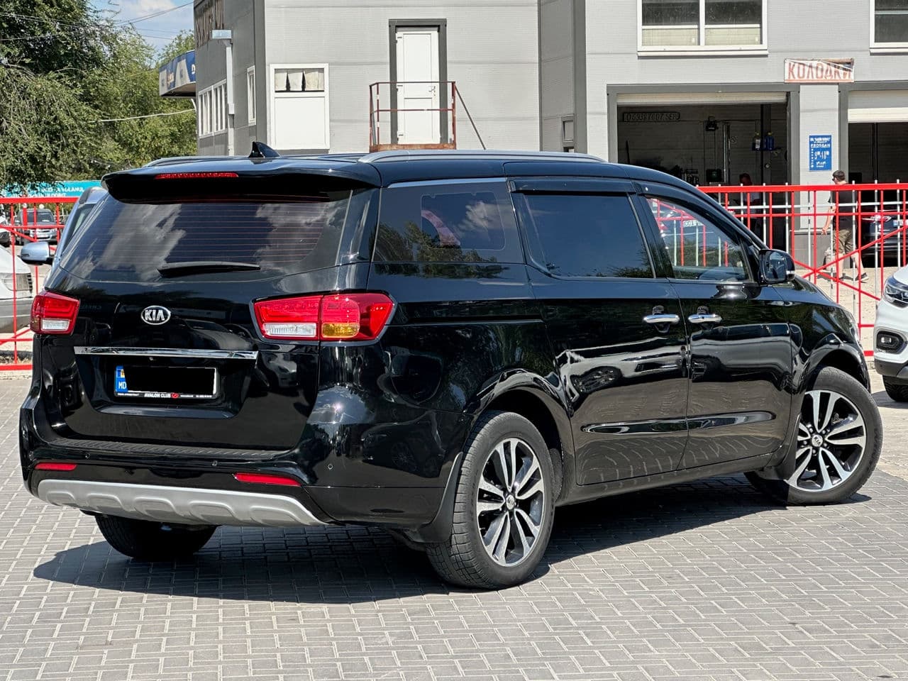 Kia Carnival 2016 — Миниатюра 2