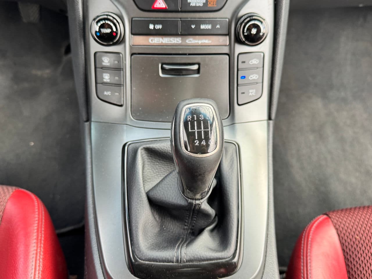 Hyundai Genesis 2012 — Миниатюра 11