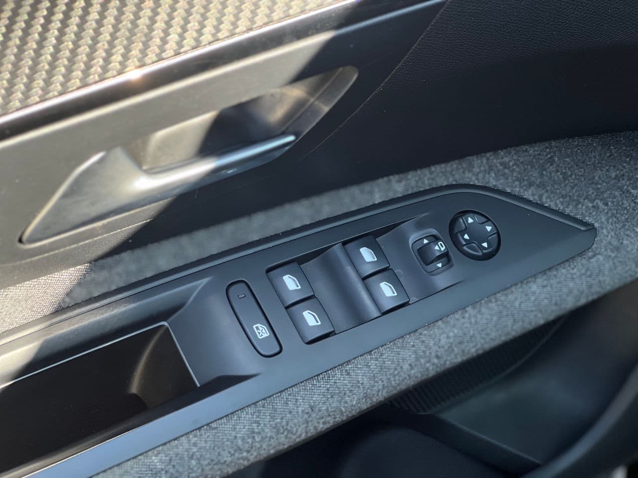 Peugeot 3008 2020 — Миниатюра 12