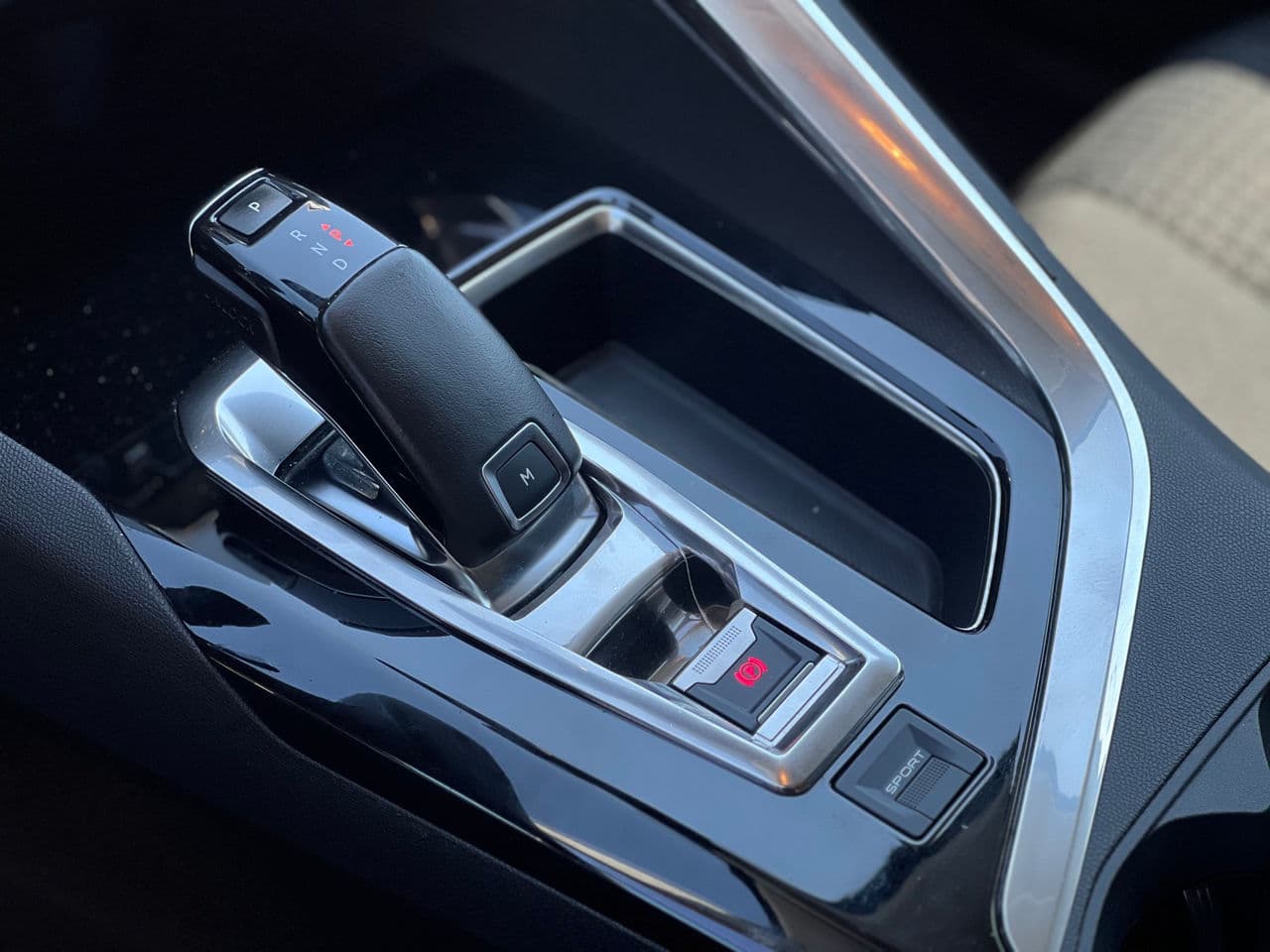 Peugeot 3008 2020 — Миниатюра 11