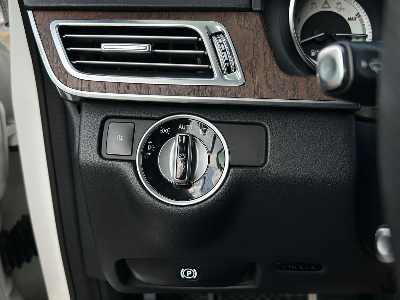 Mercedes E 300h 2013 — Миниатюра 9