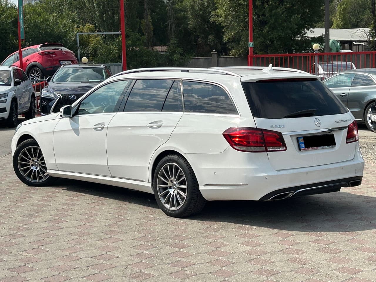 Mercedes E 300h 2013 — Миниатюра 2