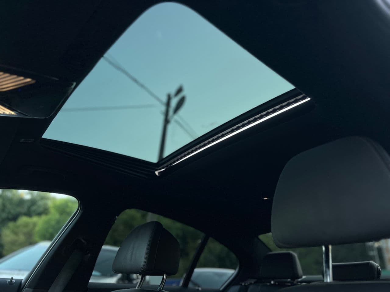 BMW 520 2022 — Миниатюра 17