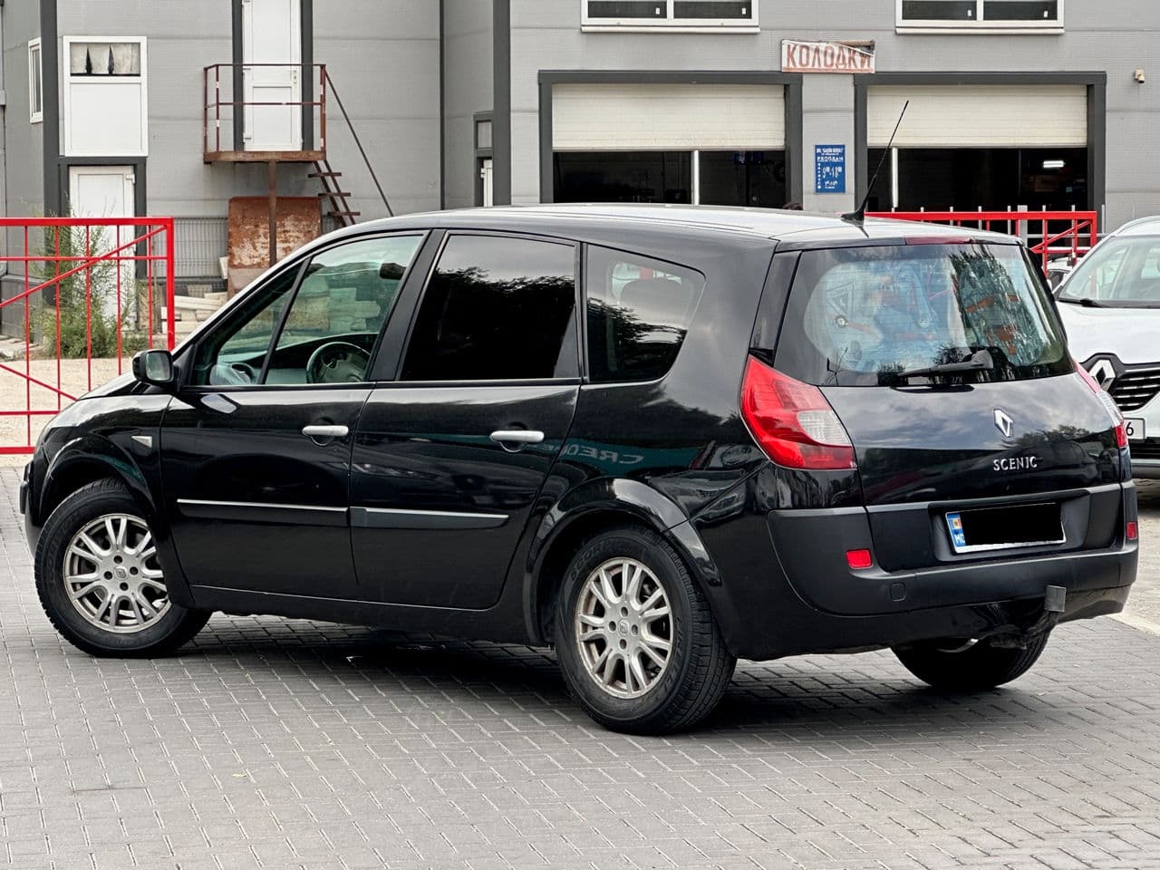 Renault Grand Scenic 2009 — Миниатюра 2