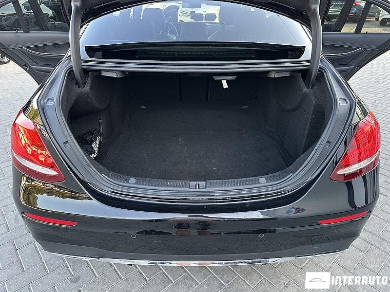 Mercedes E 220 2020 — Миниатюра 22