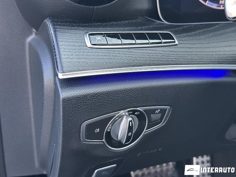 Mercedes E 220 2020 — Миниатюра 19