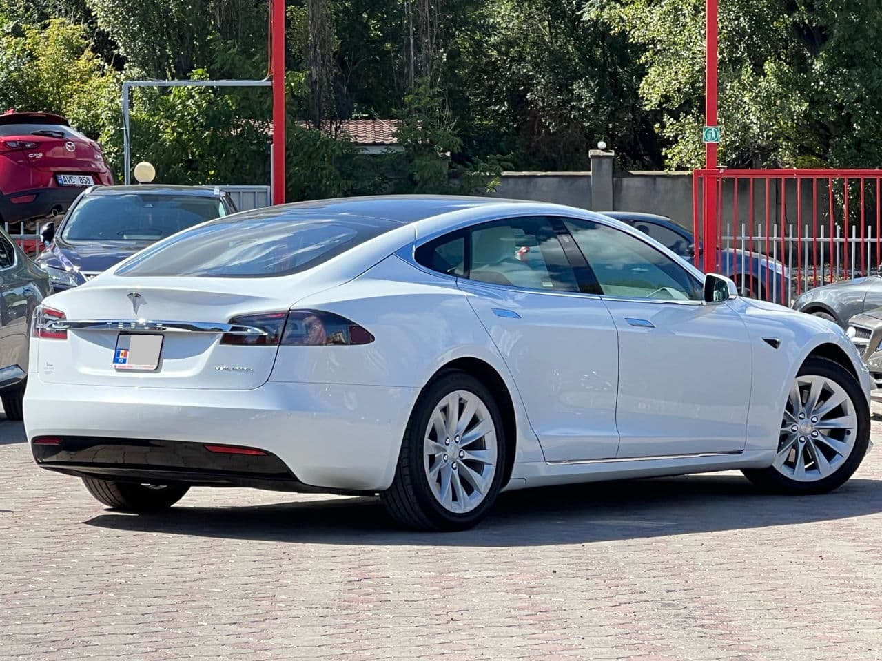 Tesla Model S 2020 — Миниатюра 2