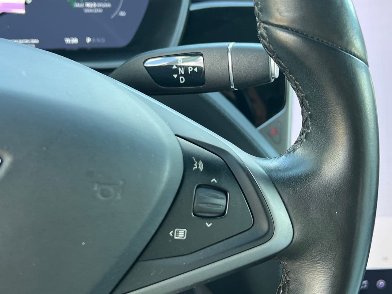 Tesla Model S 2020 — Миниатюра 12