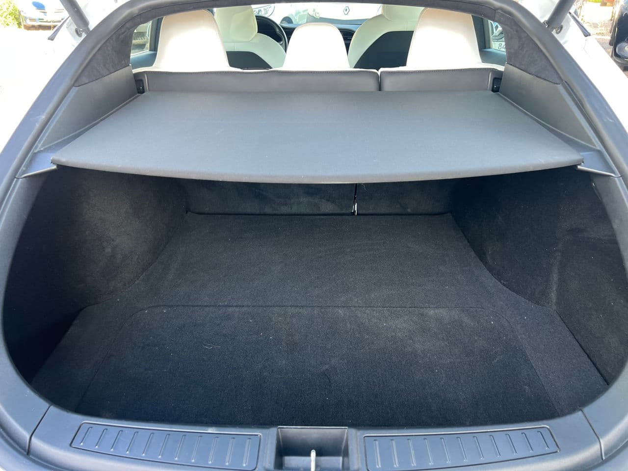 Tesla Model S 2020 — Миниатюра 19