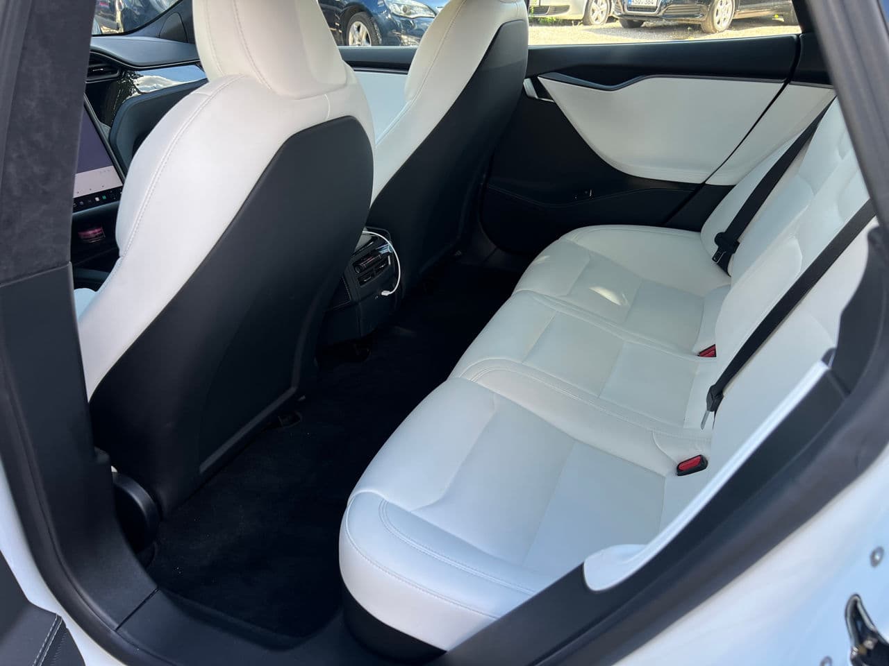 Tesla Model S 2020 — Миниатюра 18