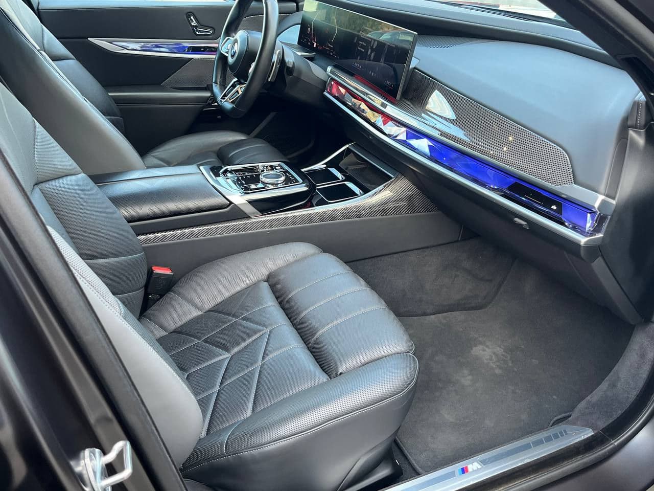 BMW 740 2023 — Миниатюра 6