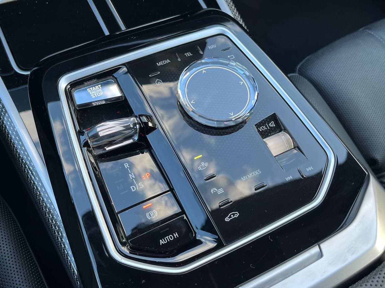 BMW 740 2023 — Миниатюра 15