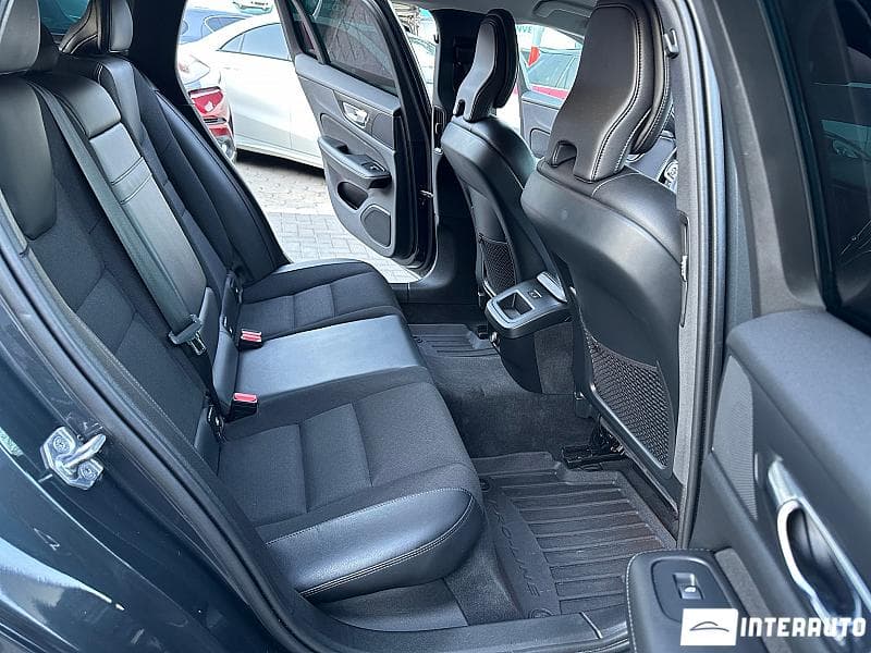 Volvo V 60 2019 — Миниатюра 8