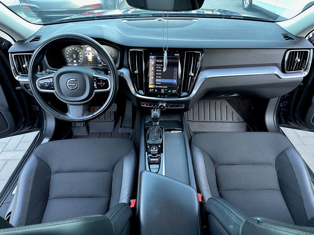 Volvo V 60 2019 — Миниатюра 9