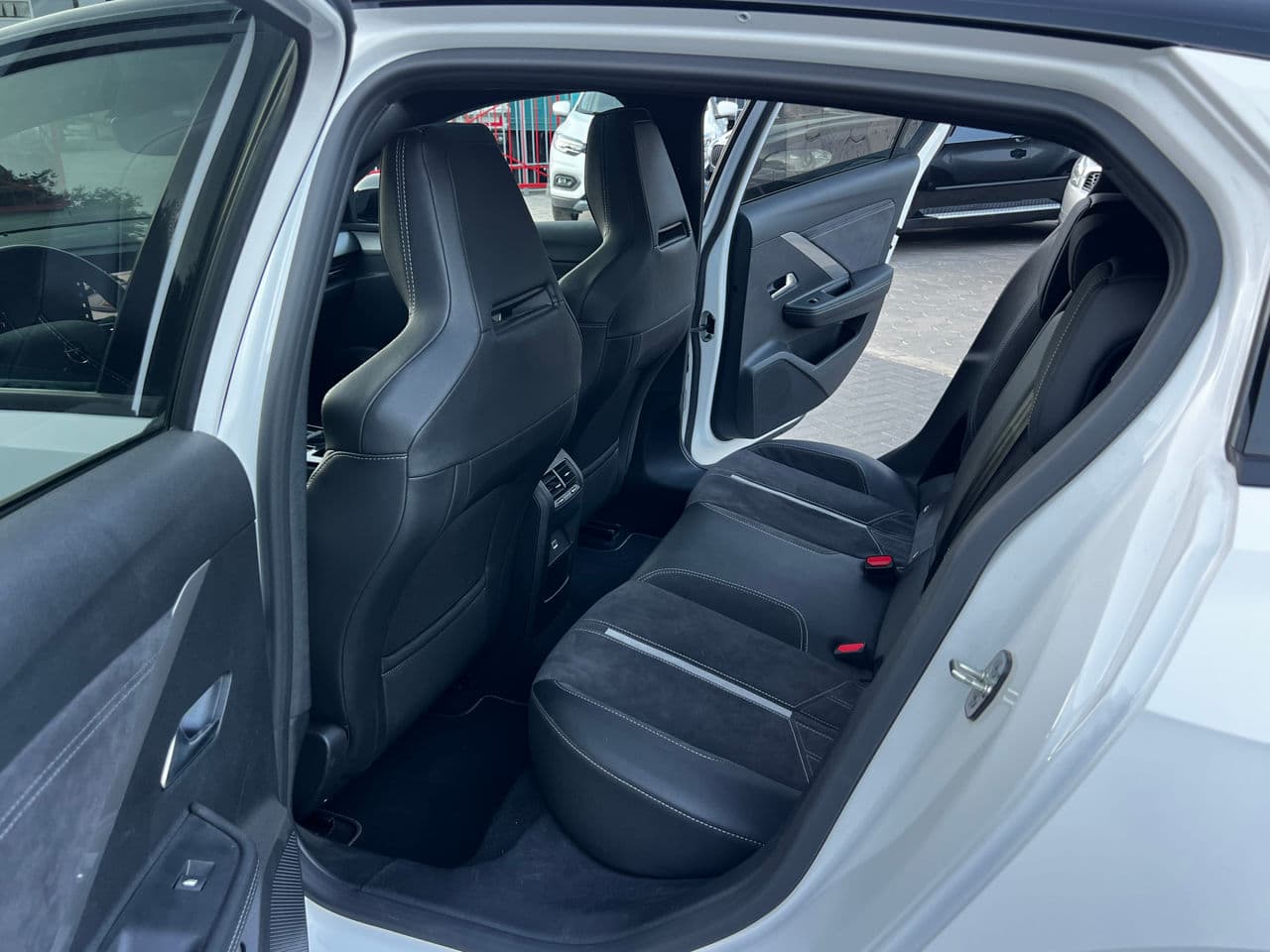Opel Astra 2022 — Миниатюра 9