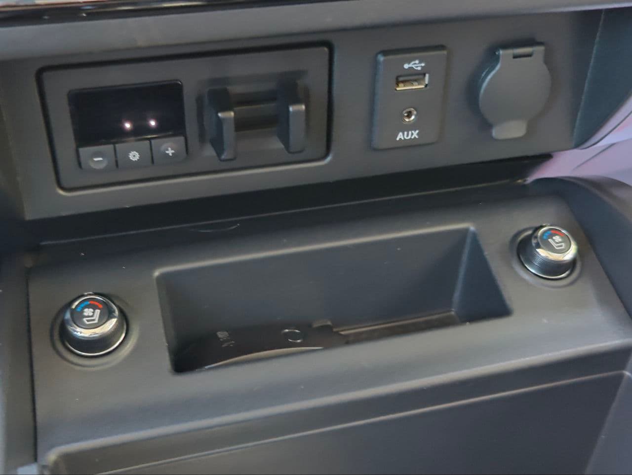 Nissan Titan 2018 — Миниатюра 16