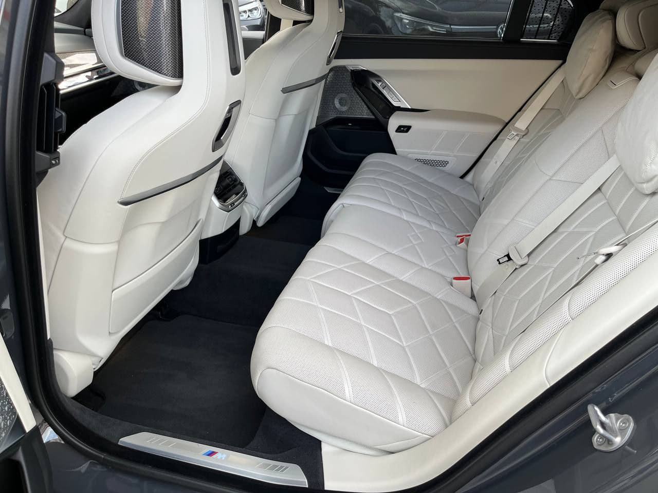 BMW 740 2022 — Миниатюра 16