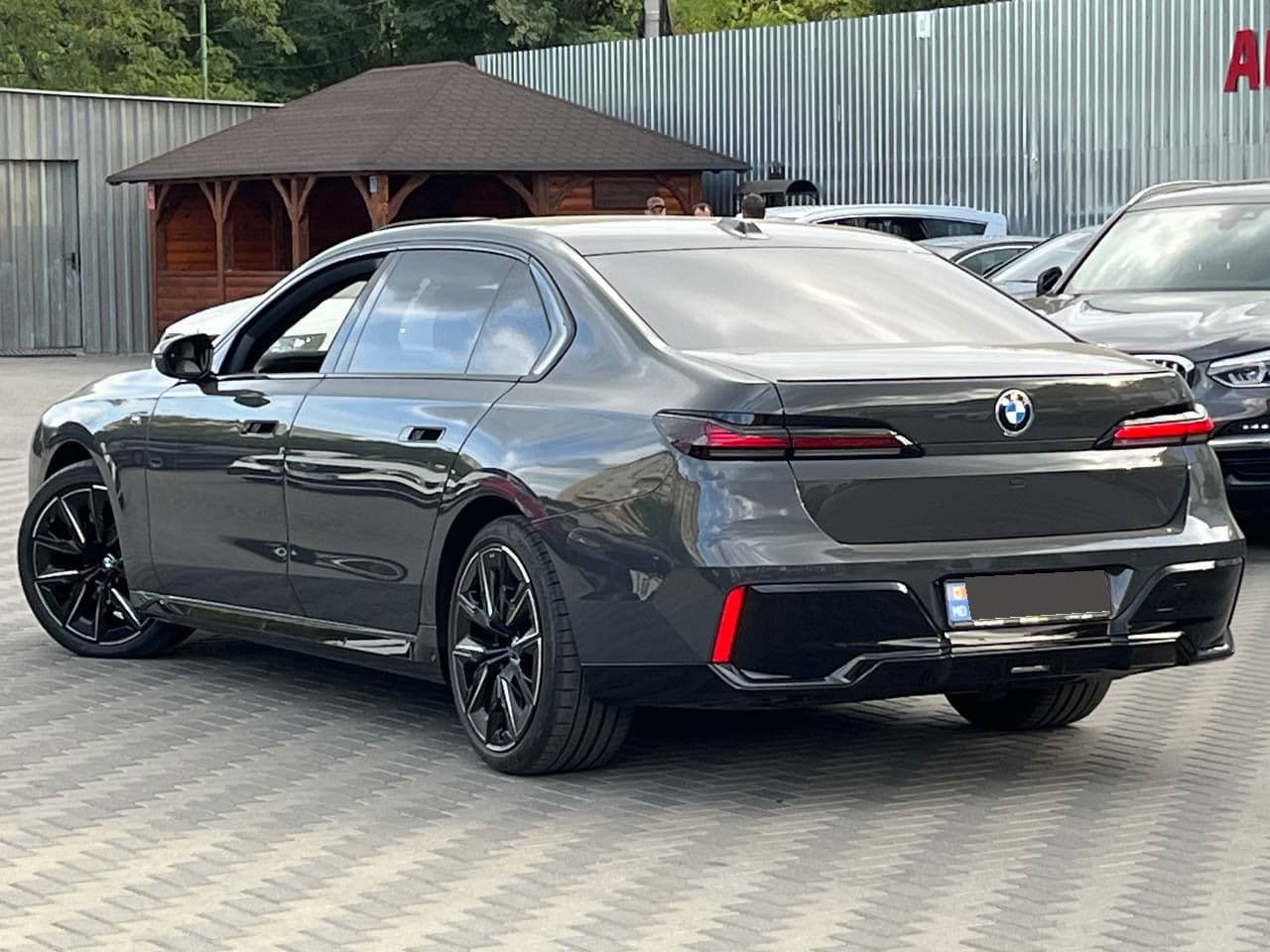 BMW 740 2022 — Миниатюра 3