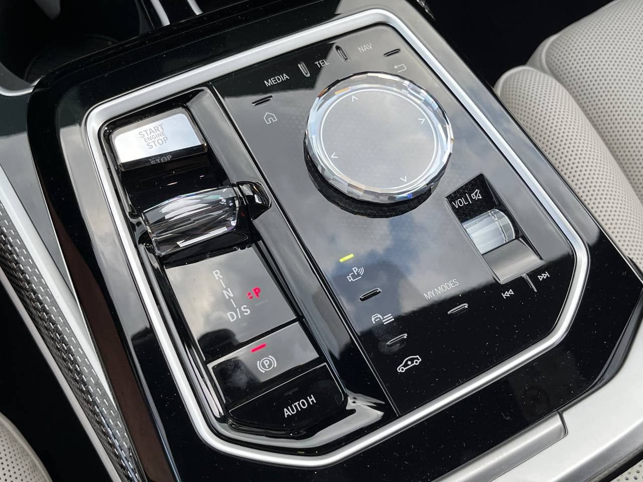 BMW 740 2022 — Миниатюра 14