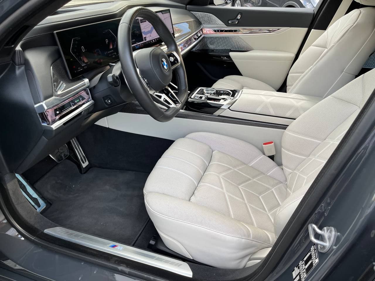 BMW 740 2022 — Миниатюра 6