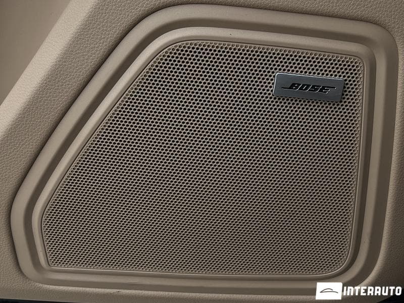 Porsche Macan 2022 — Миниатюра 9