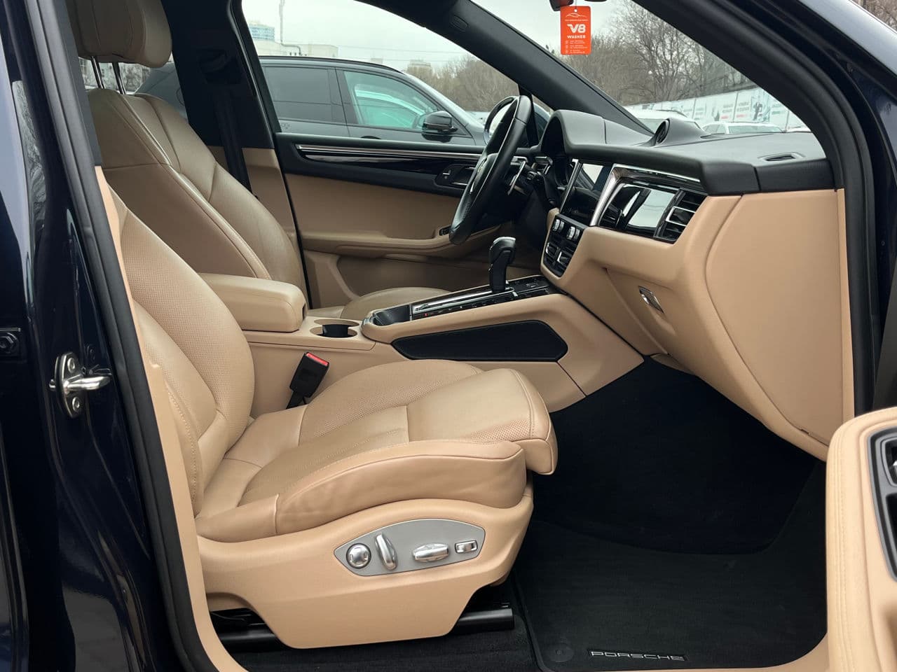 Porsche Macan 2022 — Миниатюра 18