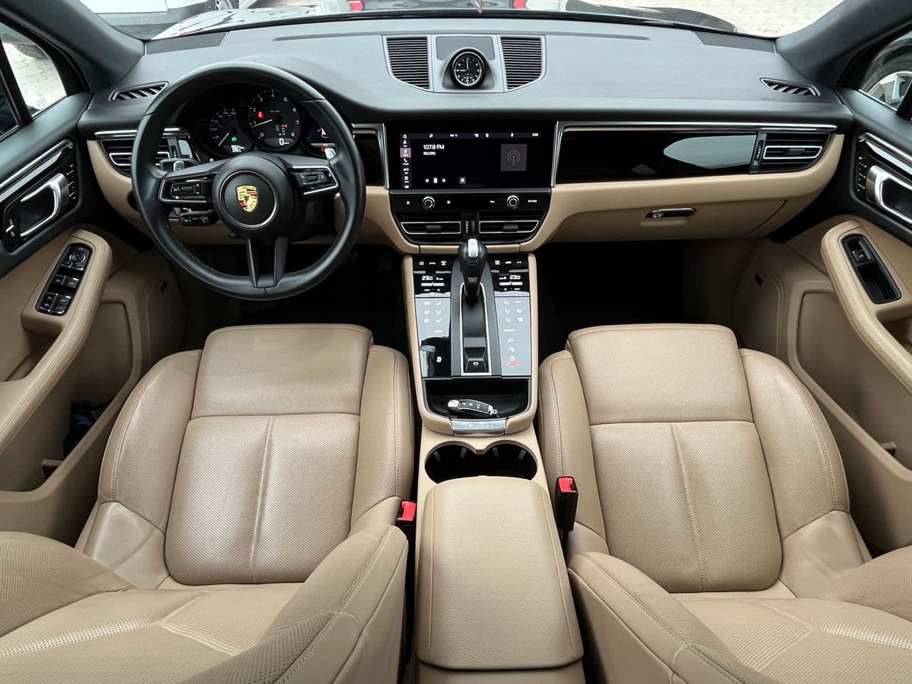 Porsche Macan 2022 — Миниатюра 10