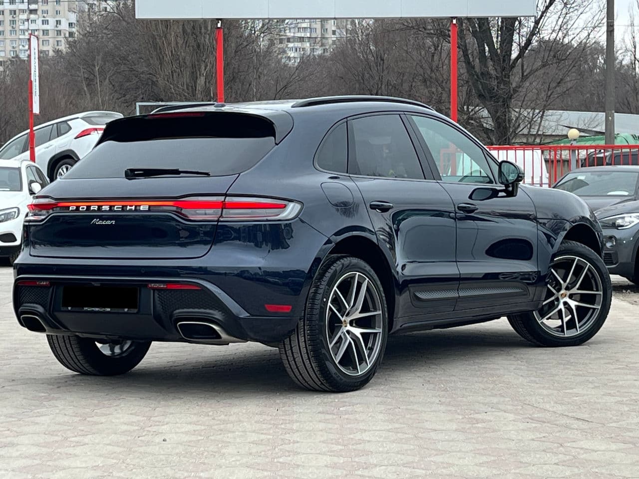 Porsche Macan 2022 — Миниатюра 2