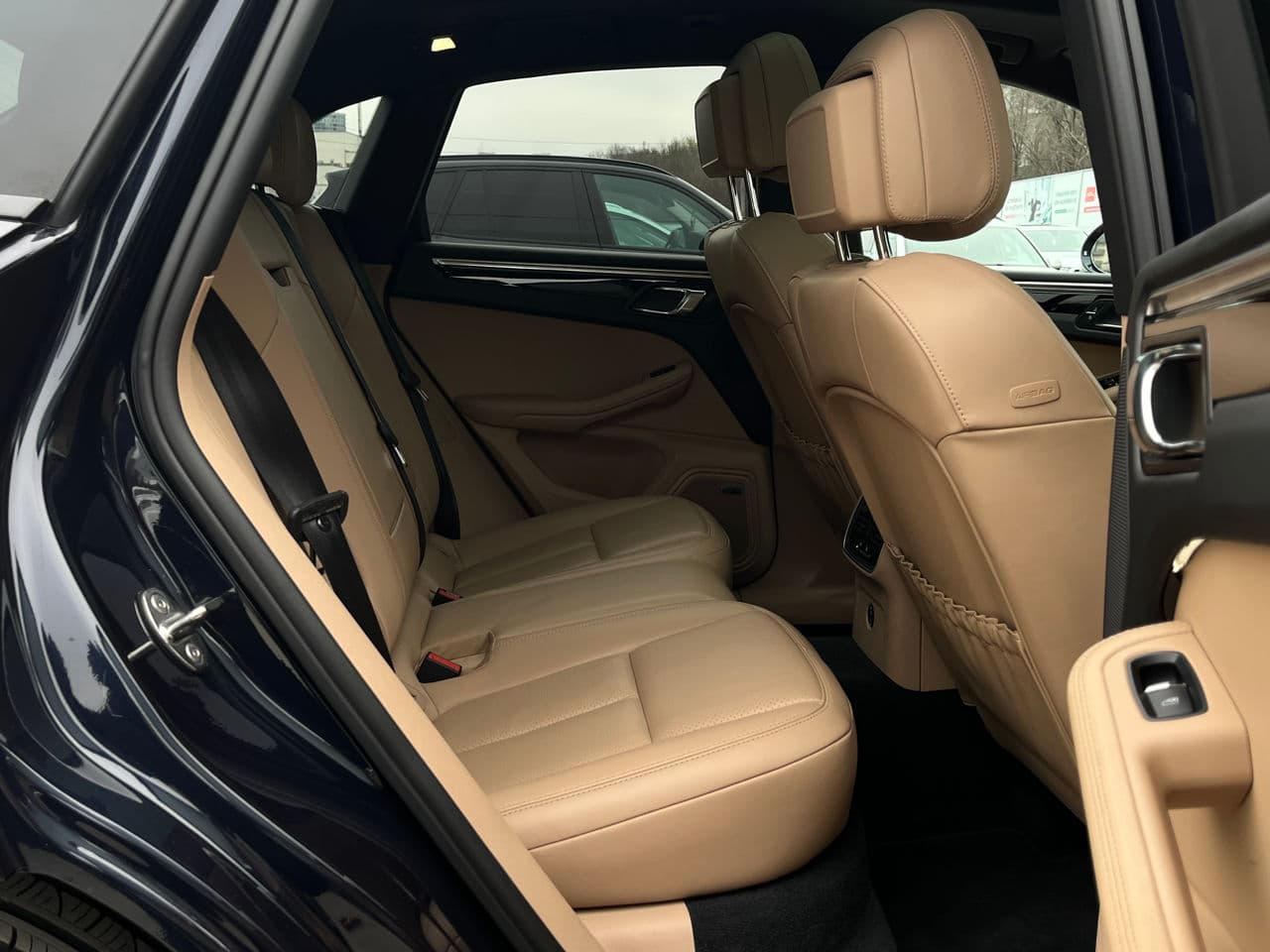 Porsche Macan 2022 — Миниатюра 21