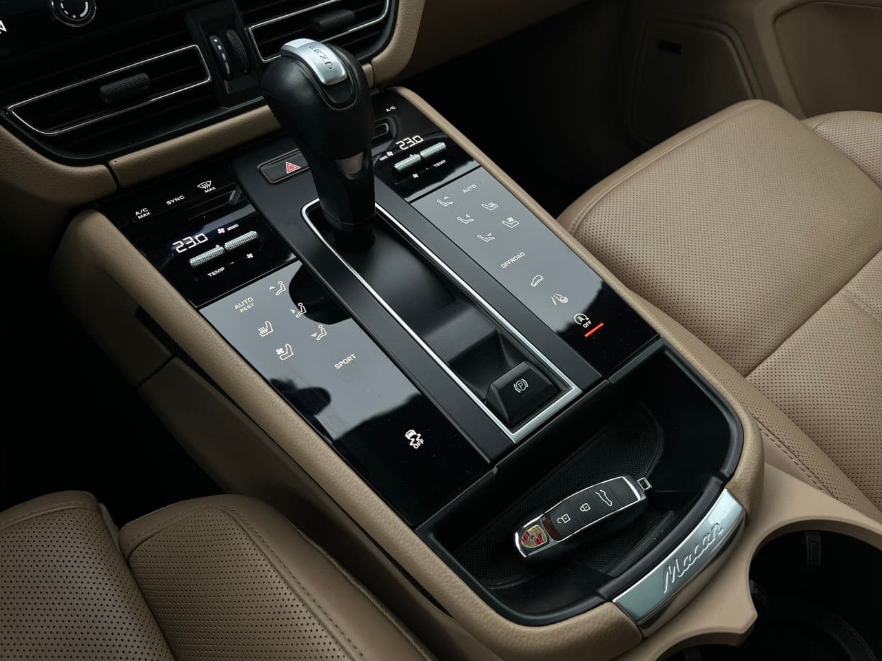 Porsche Macan 2022 — Миниатюра 16