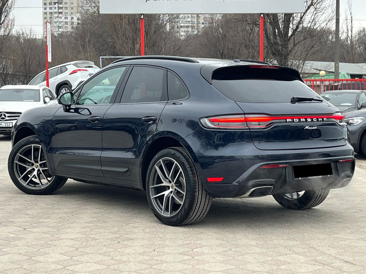 Porsche Macan 2022 — Миниатюра 3