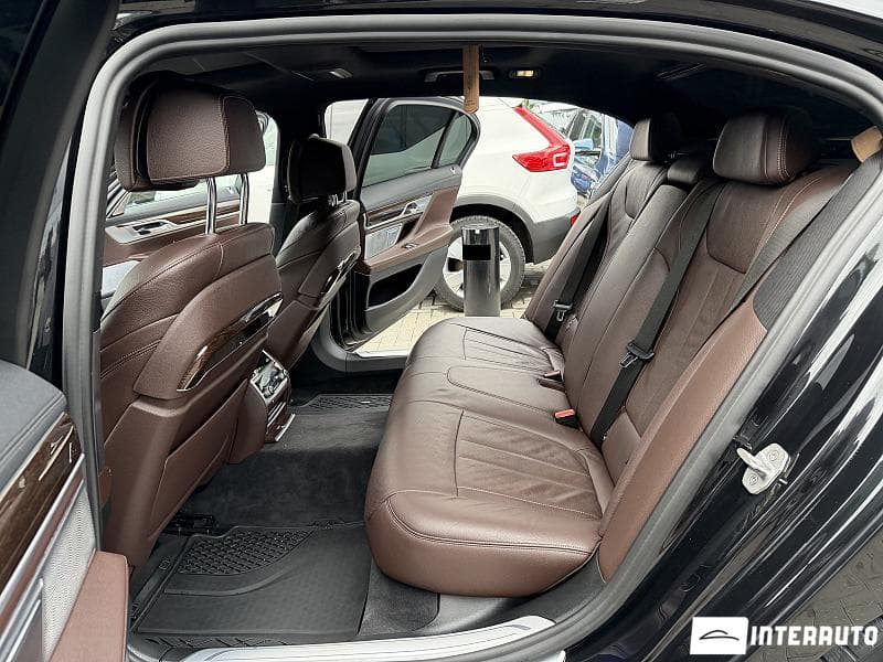 BMW 740 2020 — Миниатюра 17