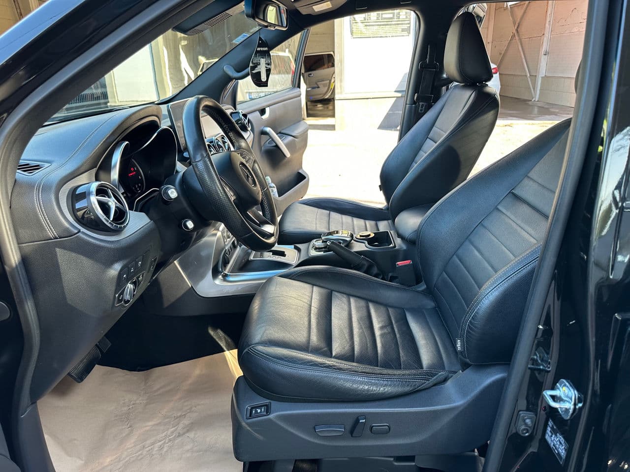 Mercedes X 250d 2017 — Миниатюра 5