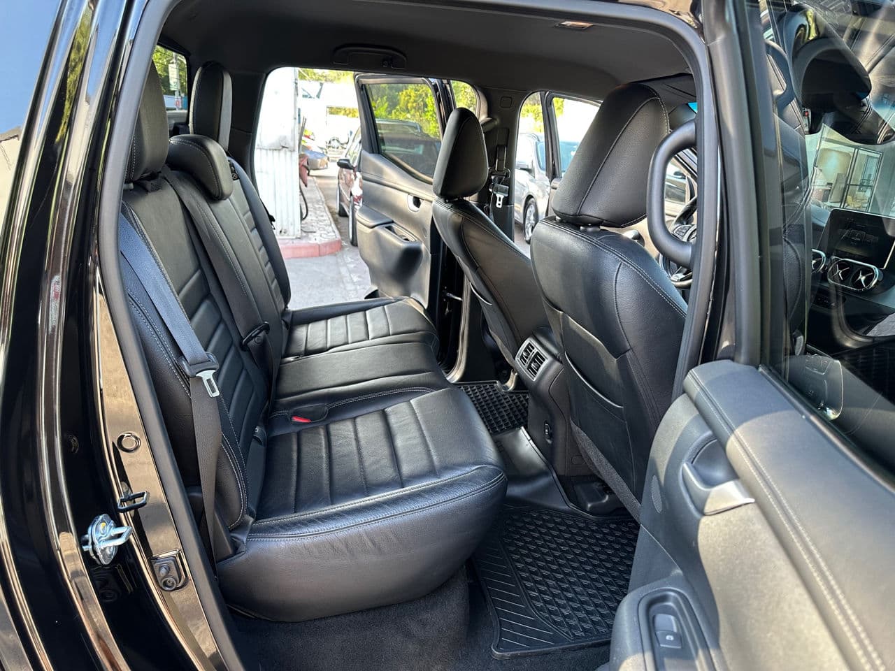 Mercedes X 250d 2017 — Миниатюра 16