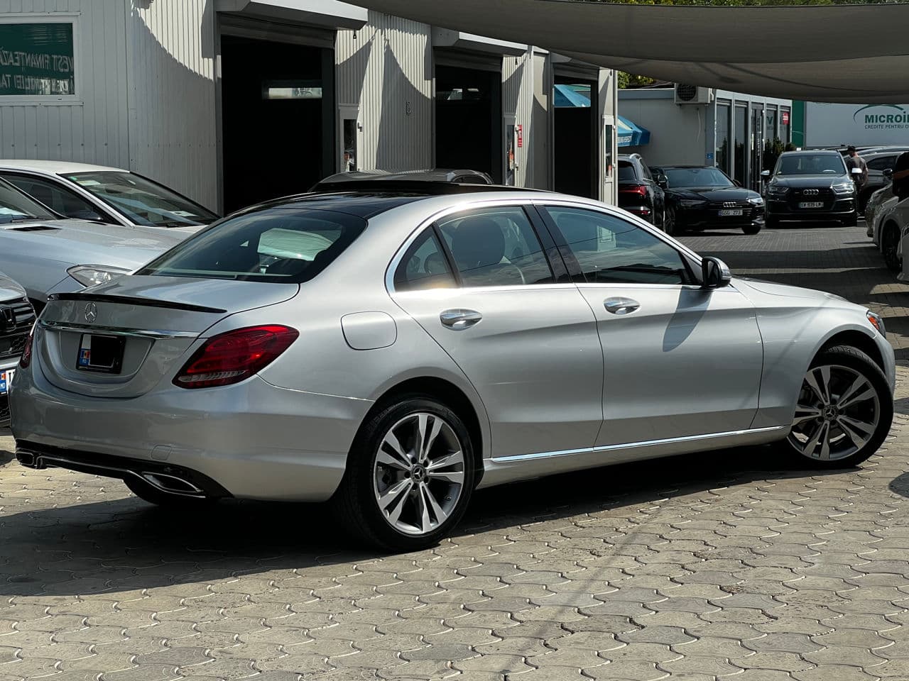 Mercedes C 300 2018 — Миниатюра 4