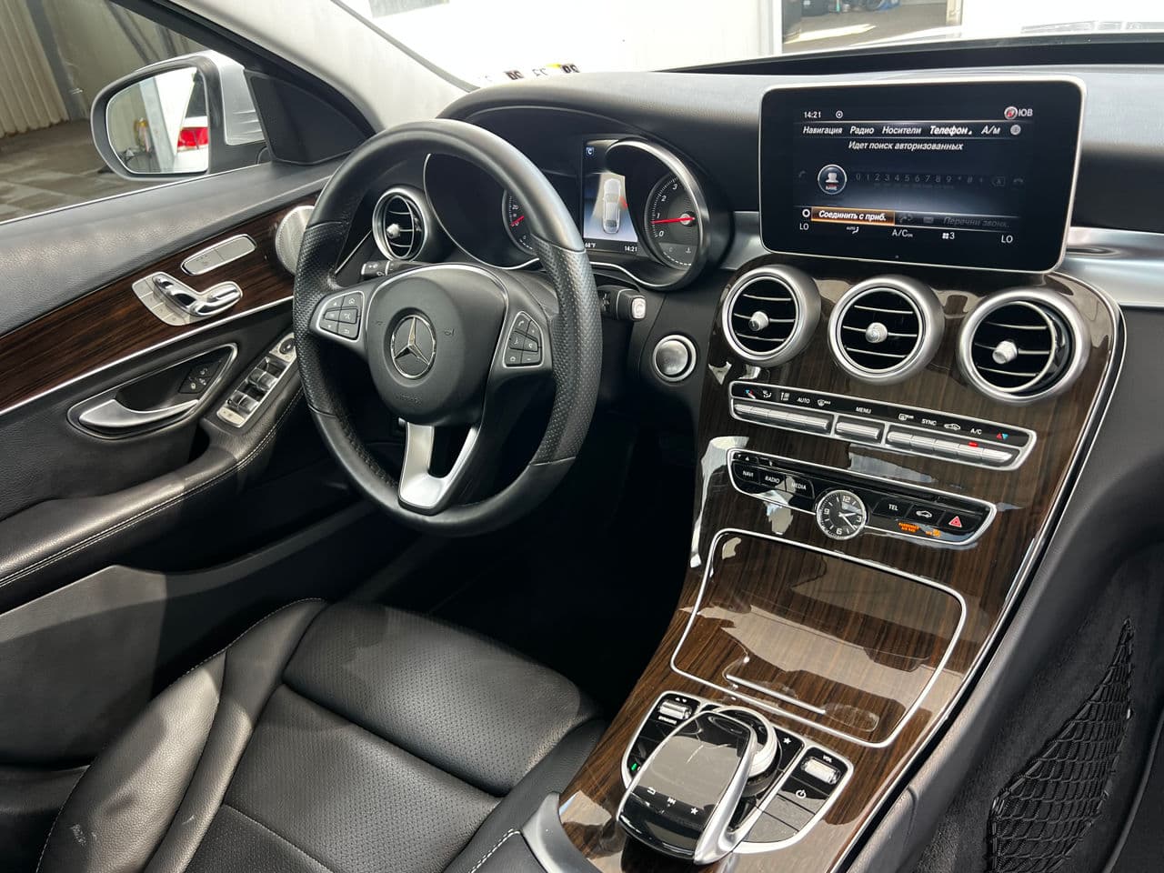 Mercedes C 300 2018 — Миниатюра 6