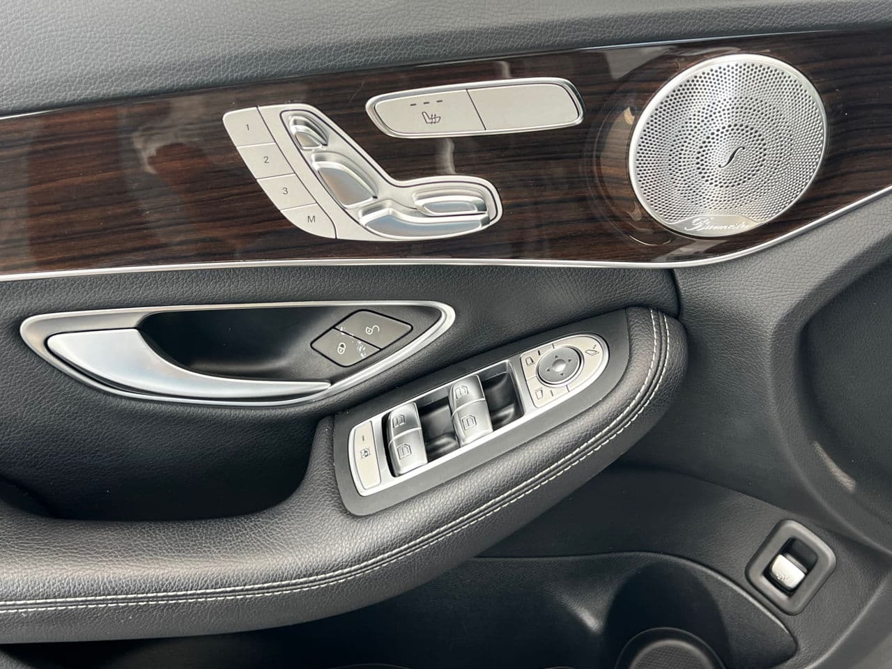 Mercedes C 300 2018 — Миниатюра 12