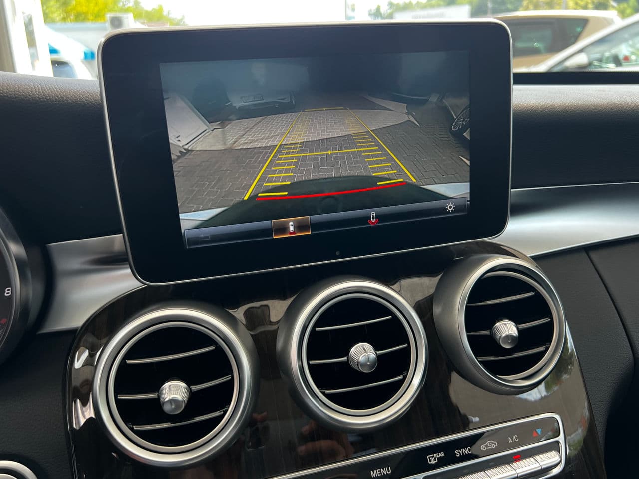 Mercedes C 300 2018 — Миниатюра 10