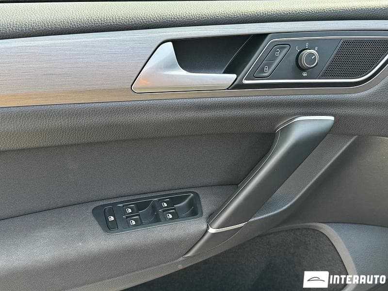 Volkswagen Golf Sport Van 2016 — Миниатюра 16