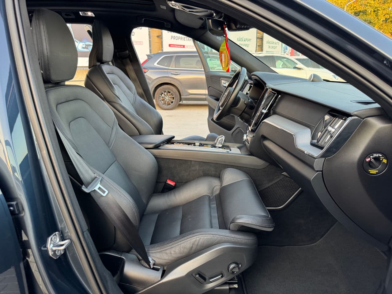 Volvo XC 60 2019 — Миниатюра 18