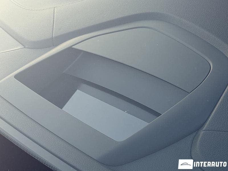 Volvo XC 60 2019 — Миниатюра 8