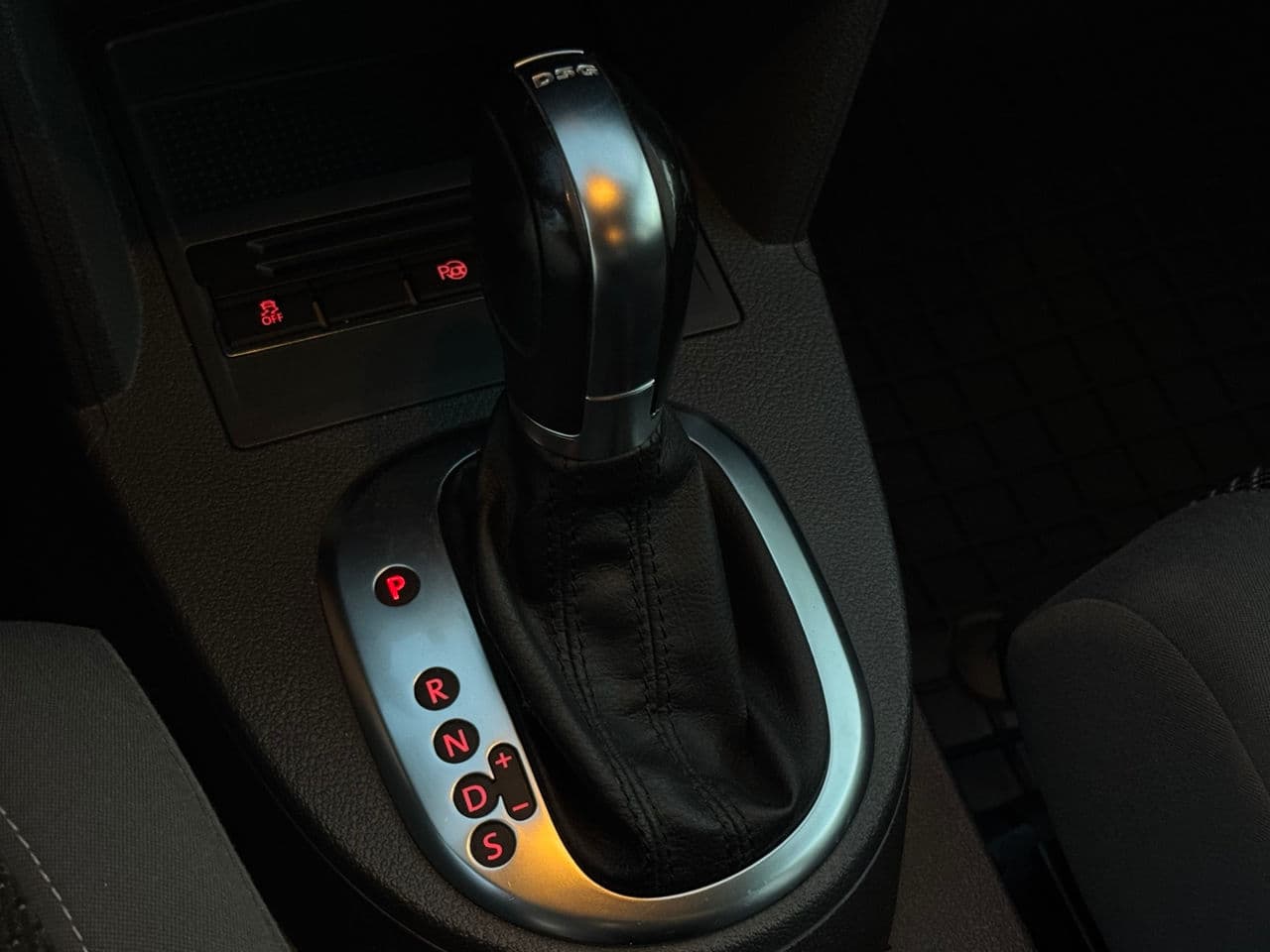 Volkswagen Touran 2012 — Миниатюра 12