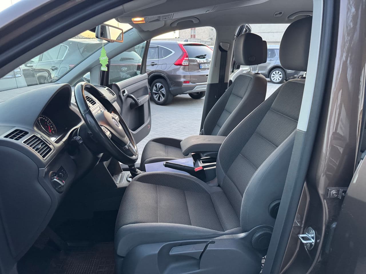 Volkswagen Touran 2012 — Миниатюра 5