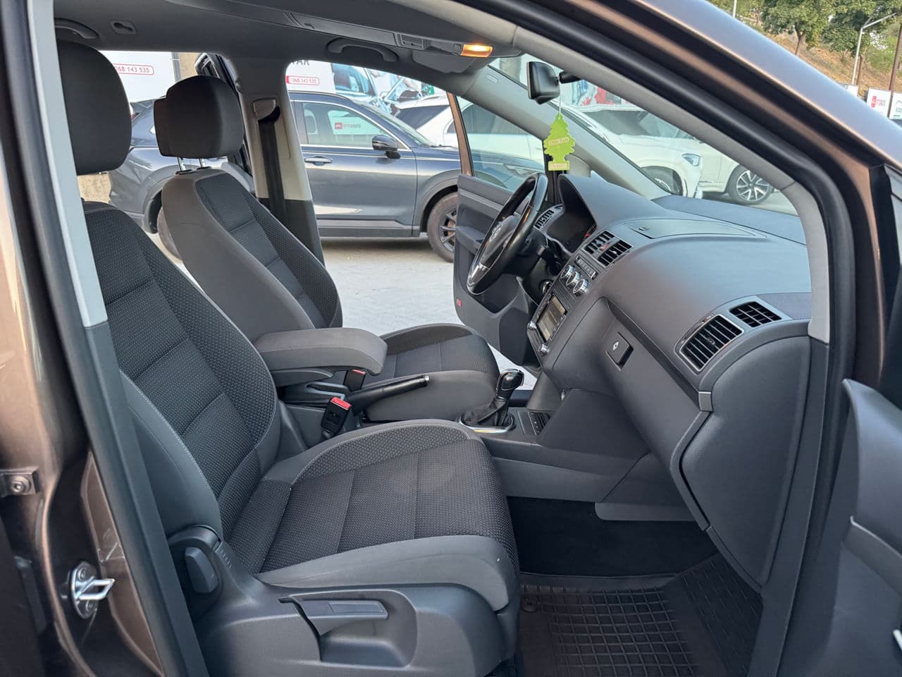 Volkswagen Touran 2012 — Миниатюра 15