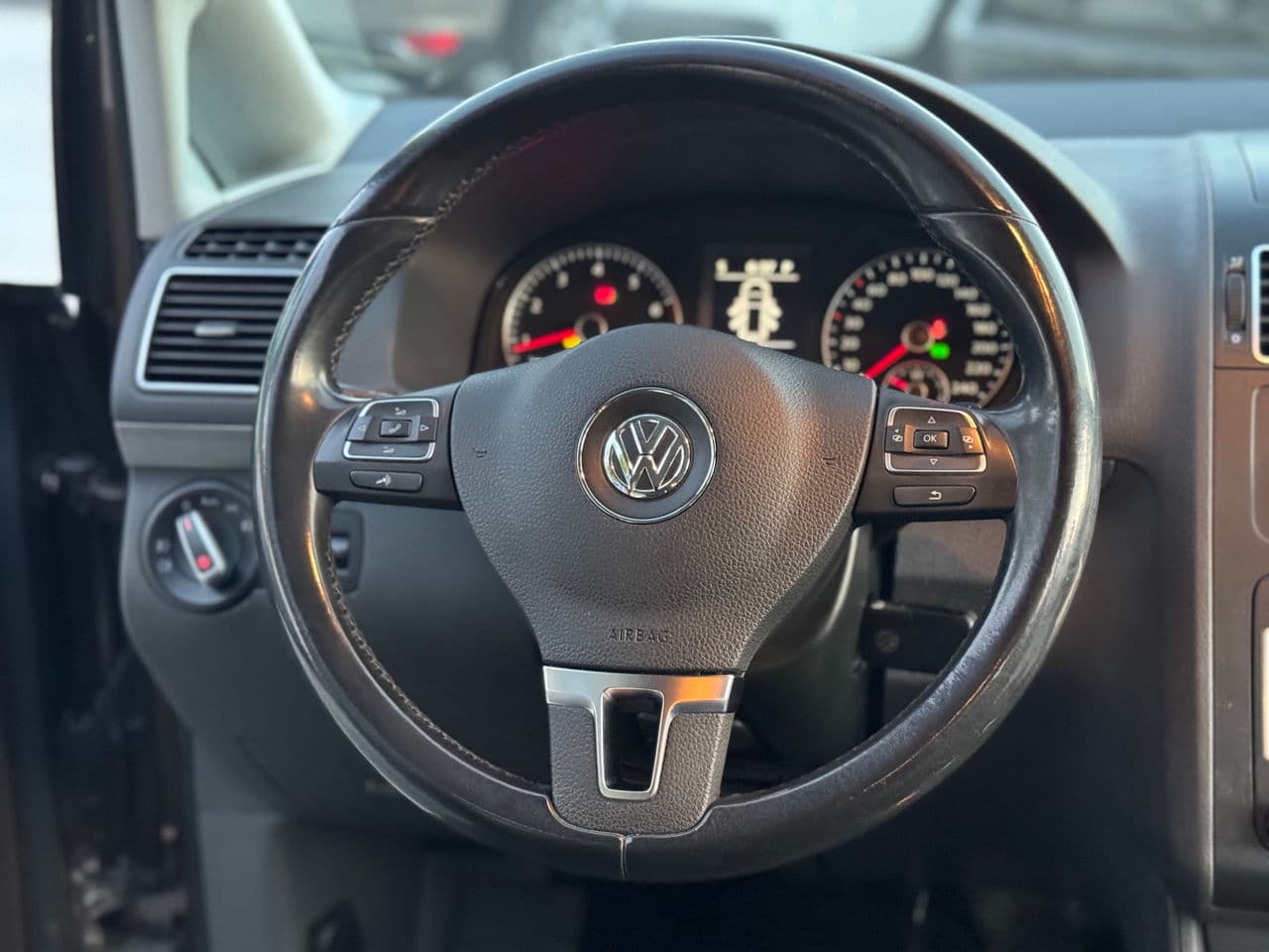 Volkswagen Touran 2012 — Миниатюра 7