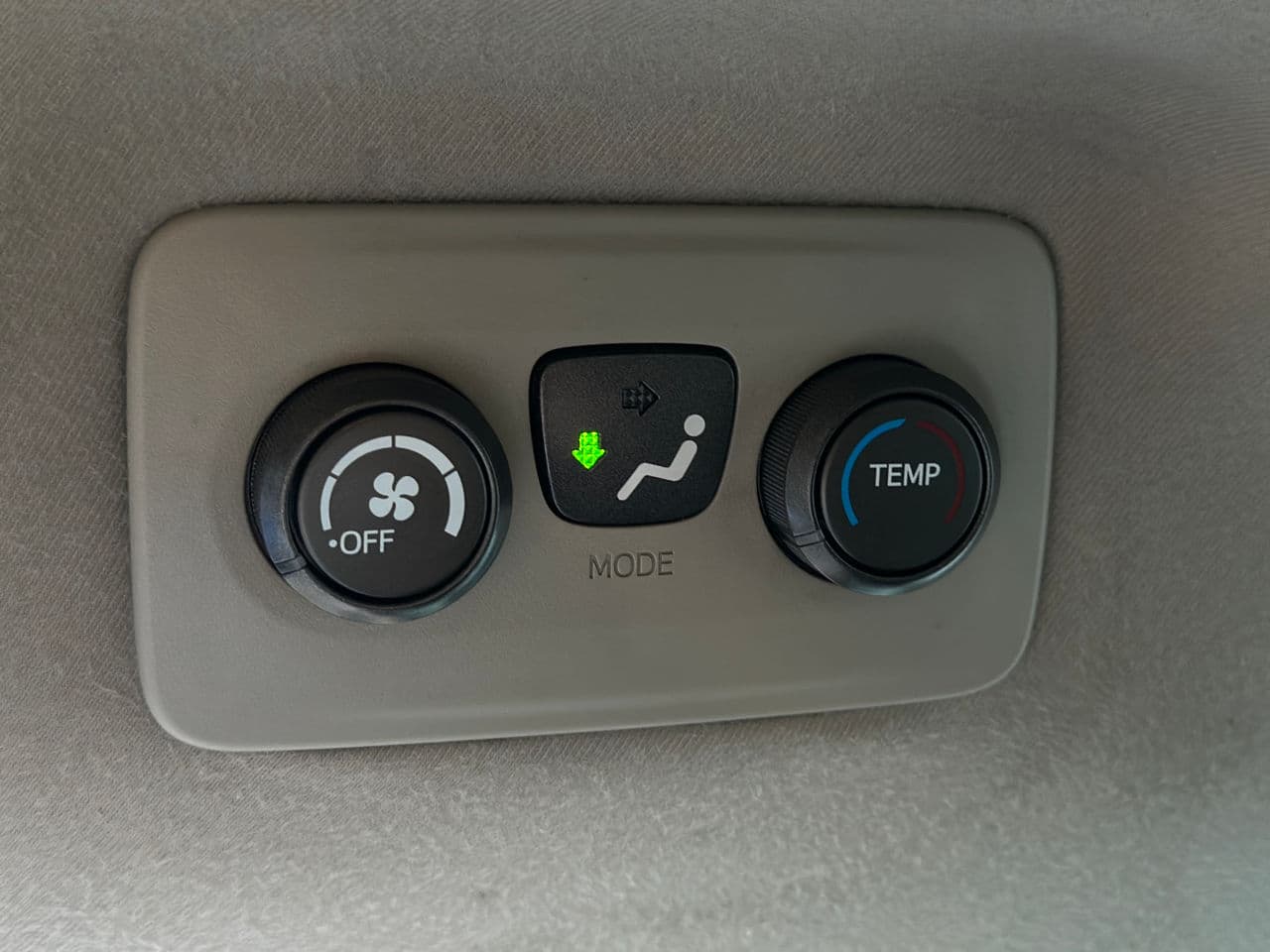 Toyota Sienna 2011 — Миниатюра 14