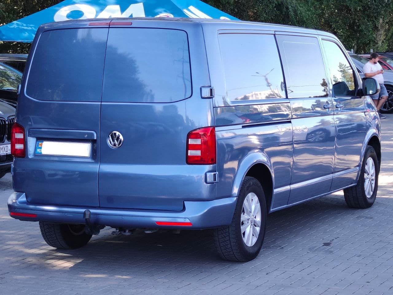 Volkswagen Transporter 2016 — Миниатюра 2